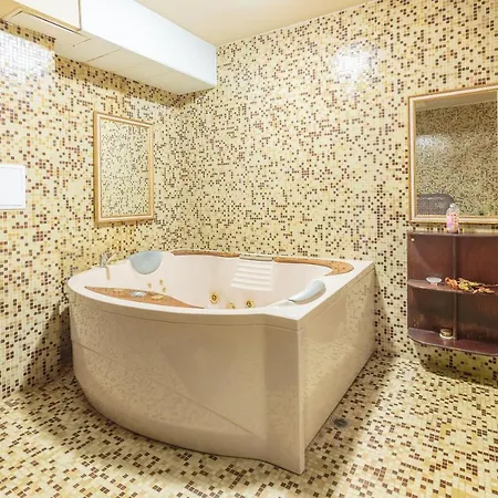 Семеен Хотел Империал Hotel Primorsko