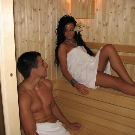 Hotel семеен империал 2*