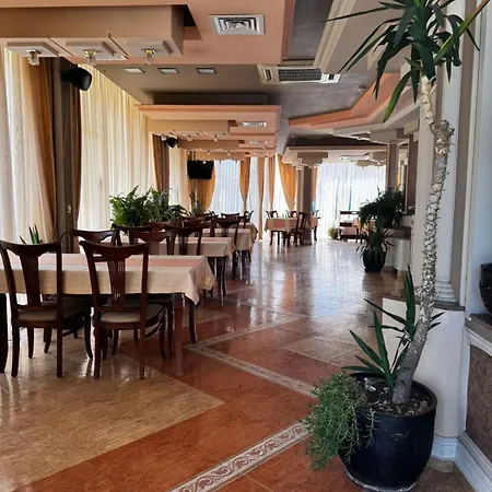 Hotel семеен империал 2*